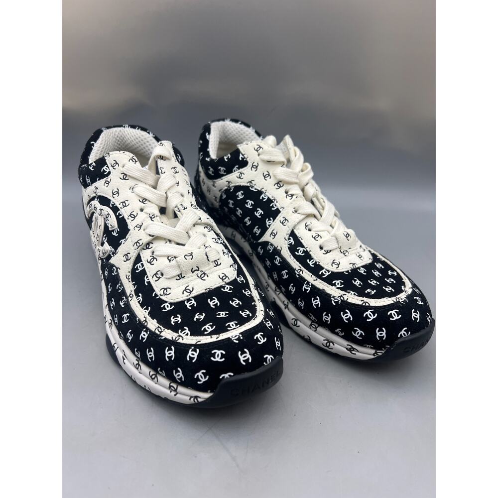Chanel 22A Mens Black White Suede All Over CC Logo Low Top Trainer Sneakers 39 - Picture 3 of 10
